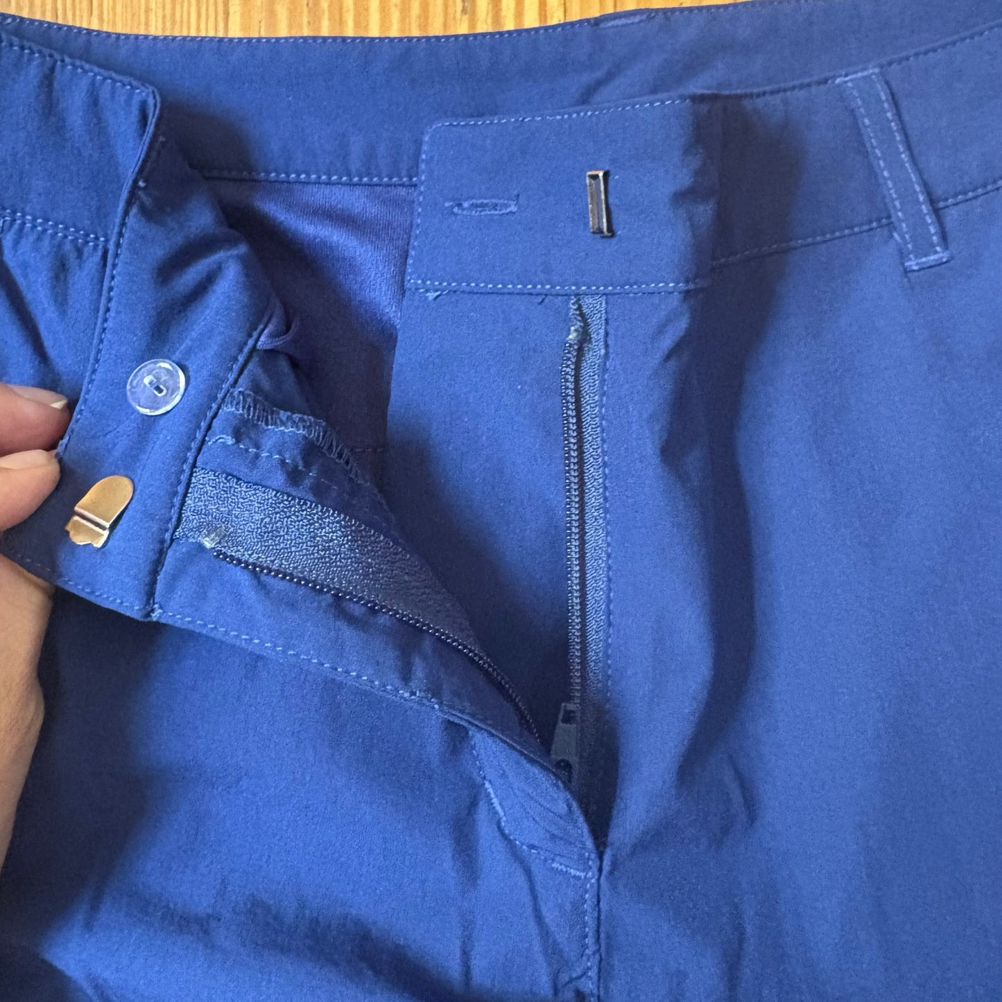 RNWK dark blue athletic golf chino womens shorts SIZE 8
