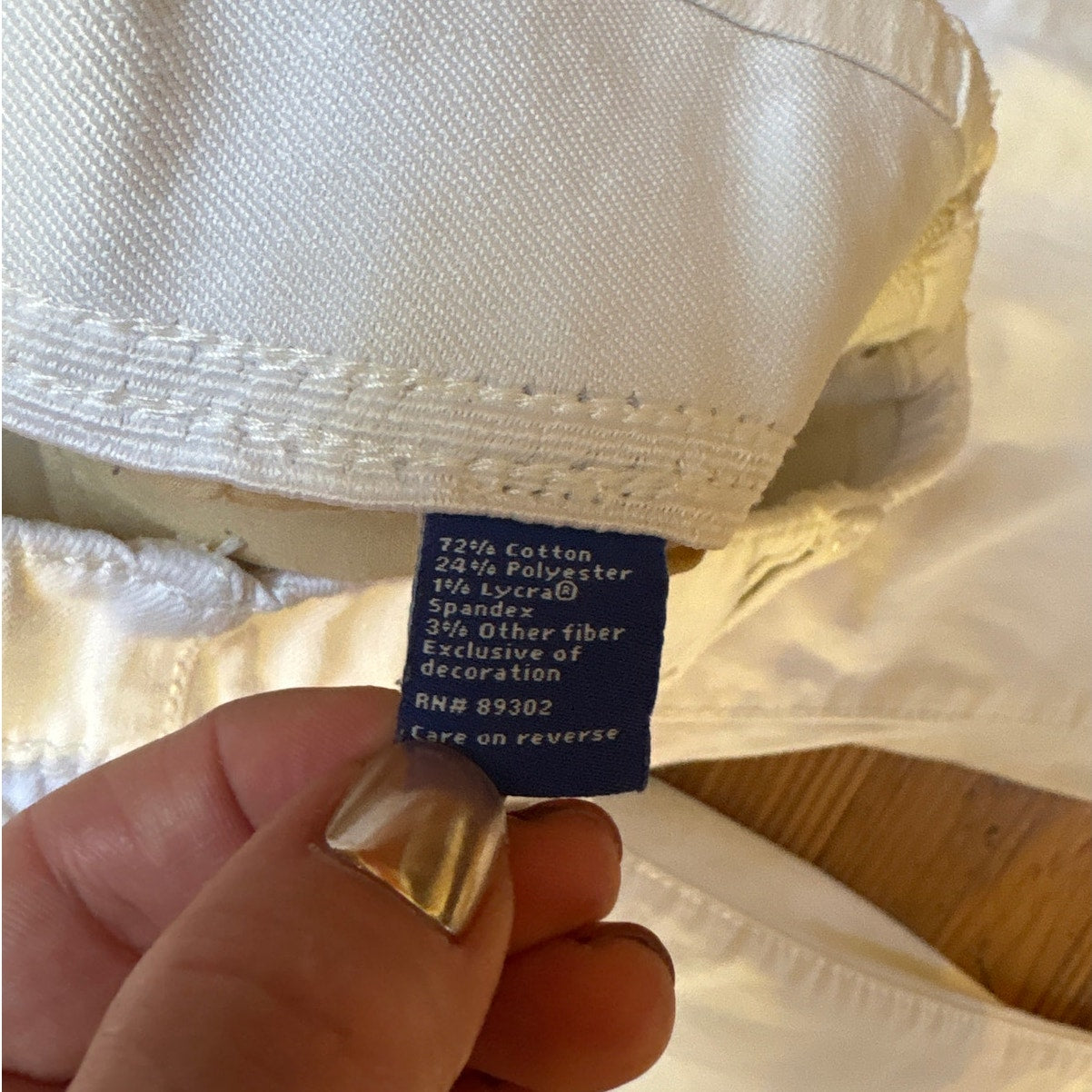 Apt. 9 white boot cut silver jeweled embroidered pocket high rise jeans SIZE 8