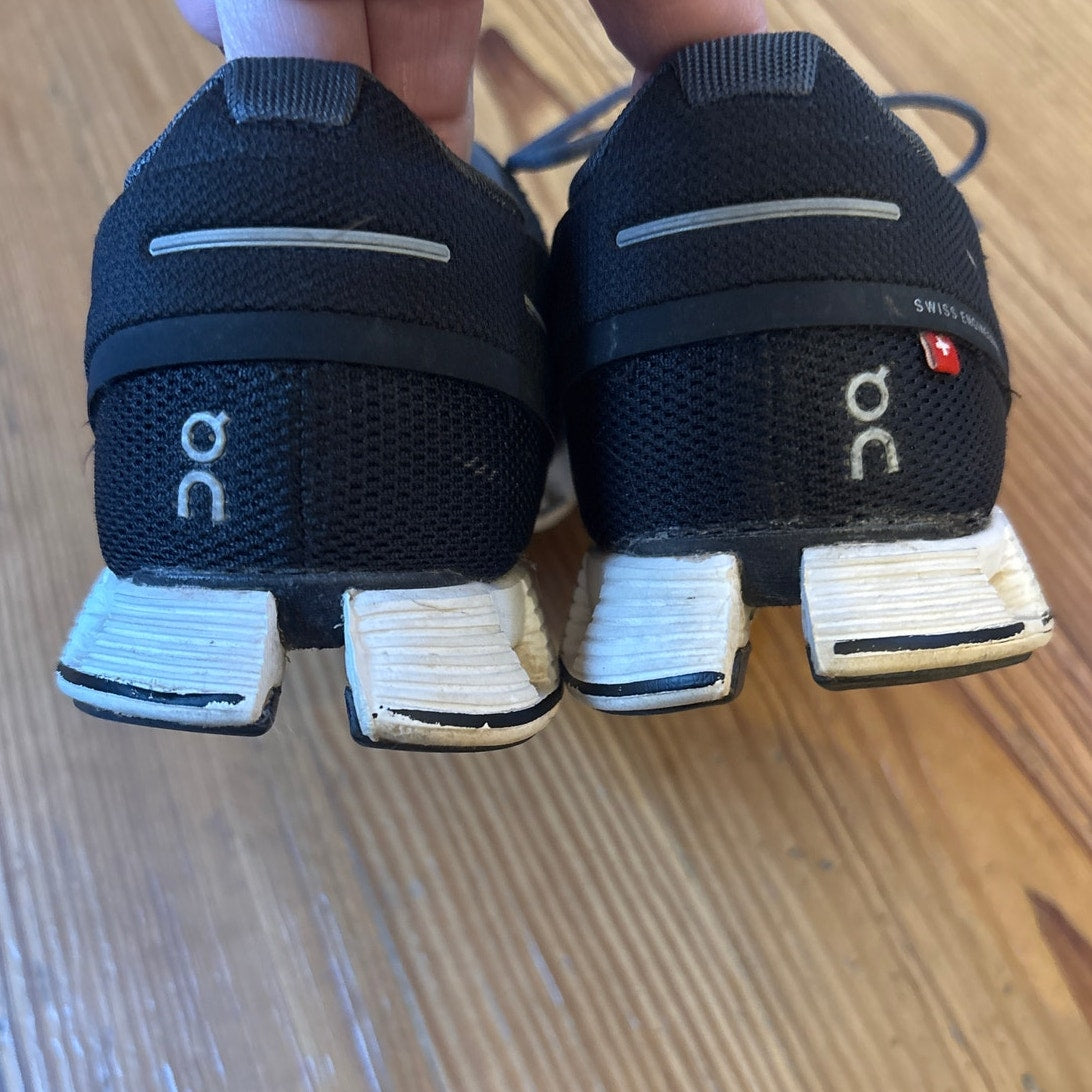 On Cloud 6 black white sole lace up women's running sneaker SIZE 9