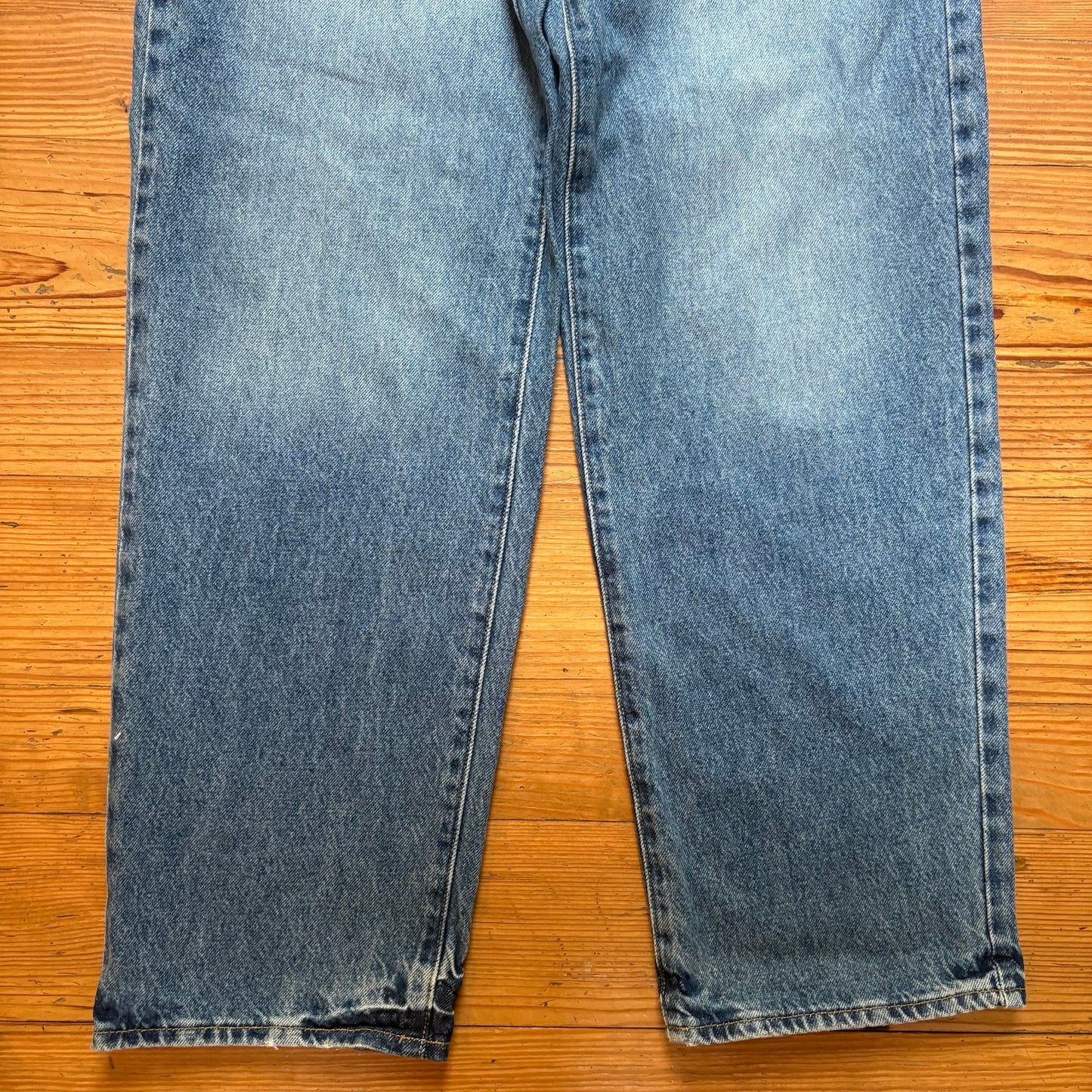 Universal Thread medium wash 90s baggy straight leg womens jeans SIZE 2
