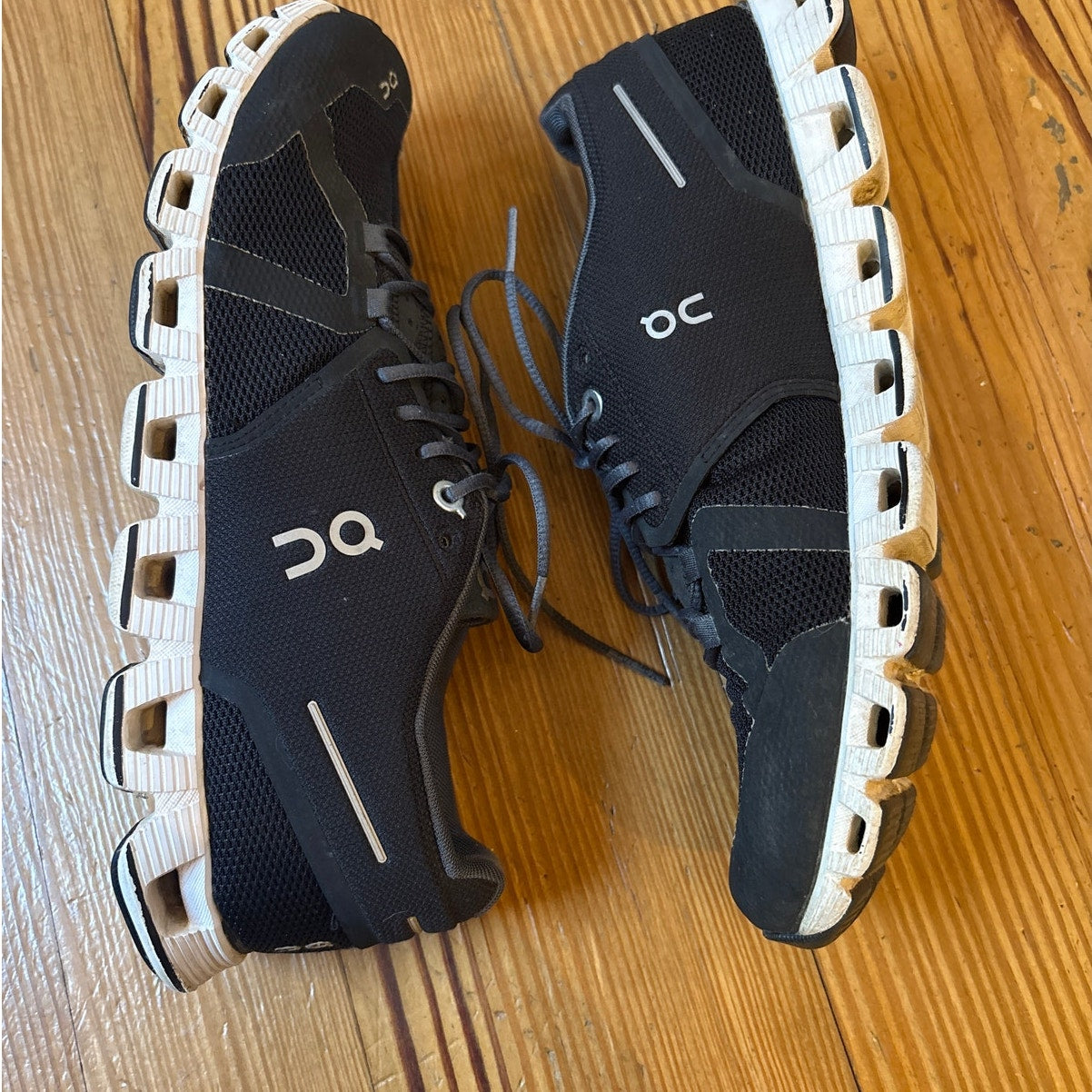 On Cloud 6 black white sole lace up women's running sneaker SIZE 9