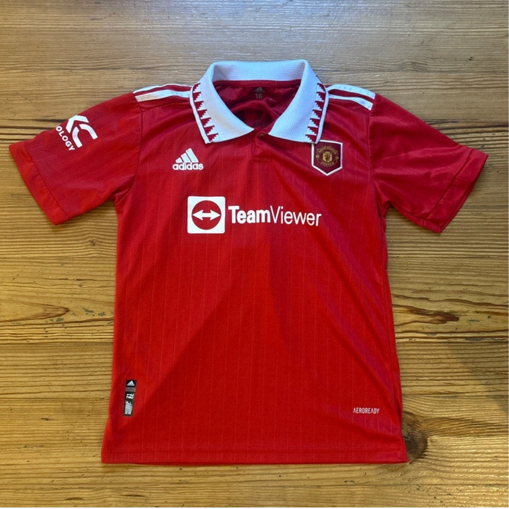 Adidas red white Manchester United Ronaldo home replica boys jersey SIZE 16