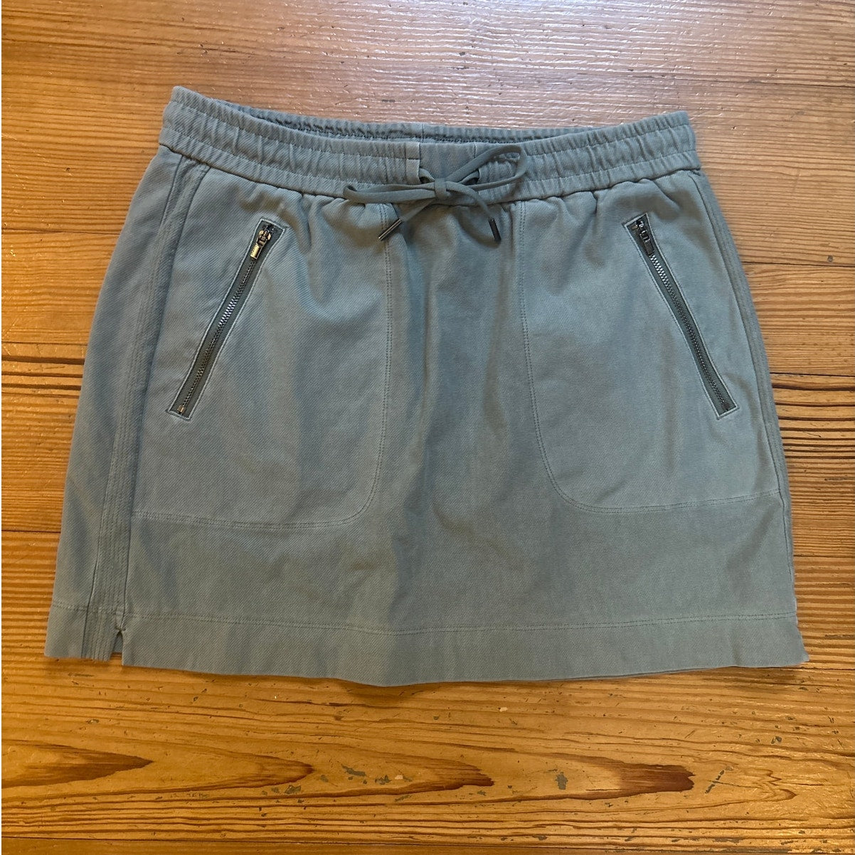 Athleta olive green sweatshirt pocket skirt SIZE 4