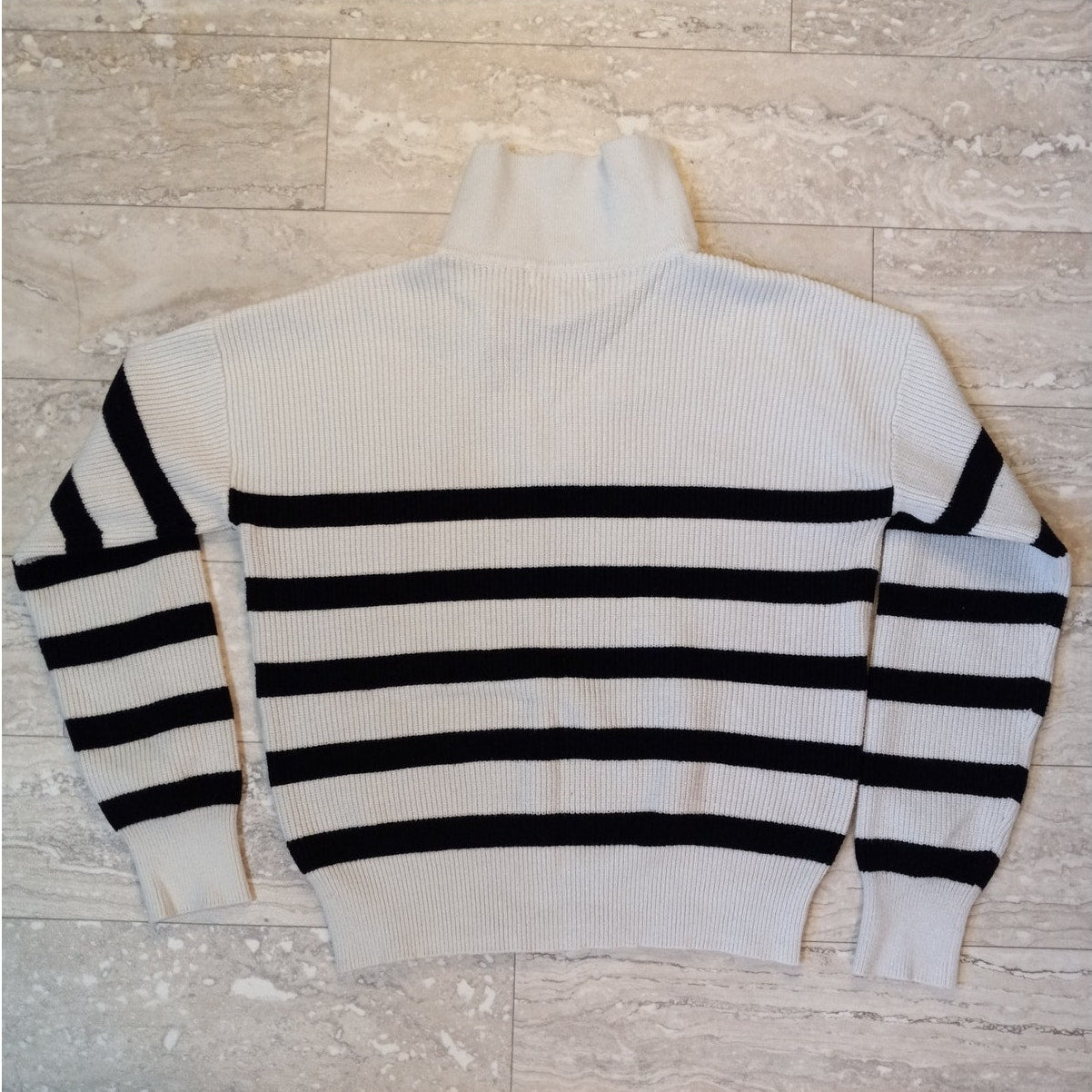 Marled white knit black striped collar rugby pullover sweater SIZE M