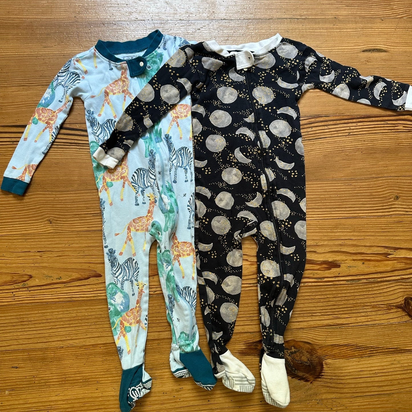 Burt's Bees full zip animal safari and celestial pajama set SIZE 18M