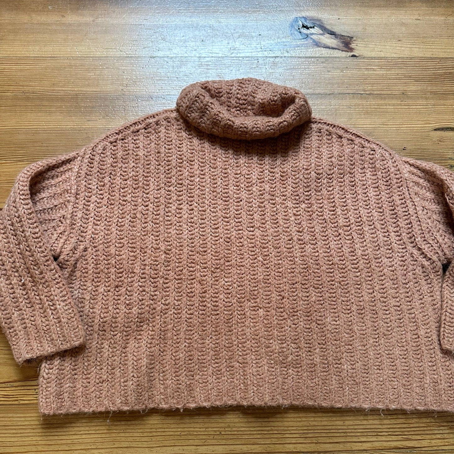Free People pink wool blend oversized fluffy turtleneck cropped sweater SIZE XS
