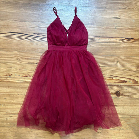 NWT Haute Monde burgundy sleeveless tulle bottom mini dress SIZE M
