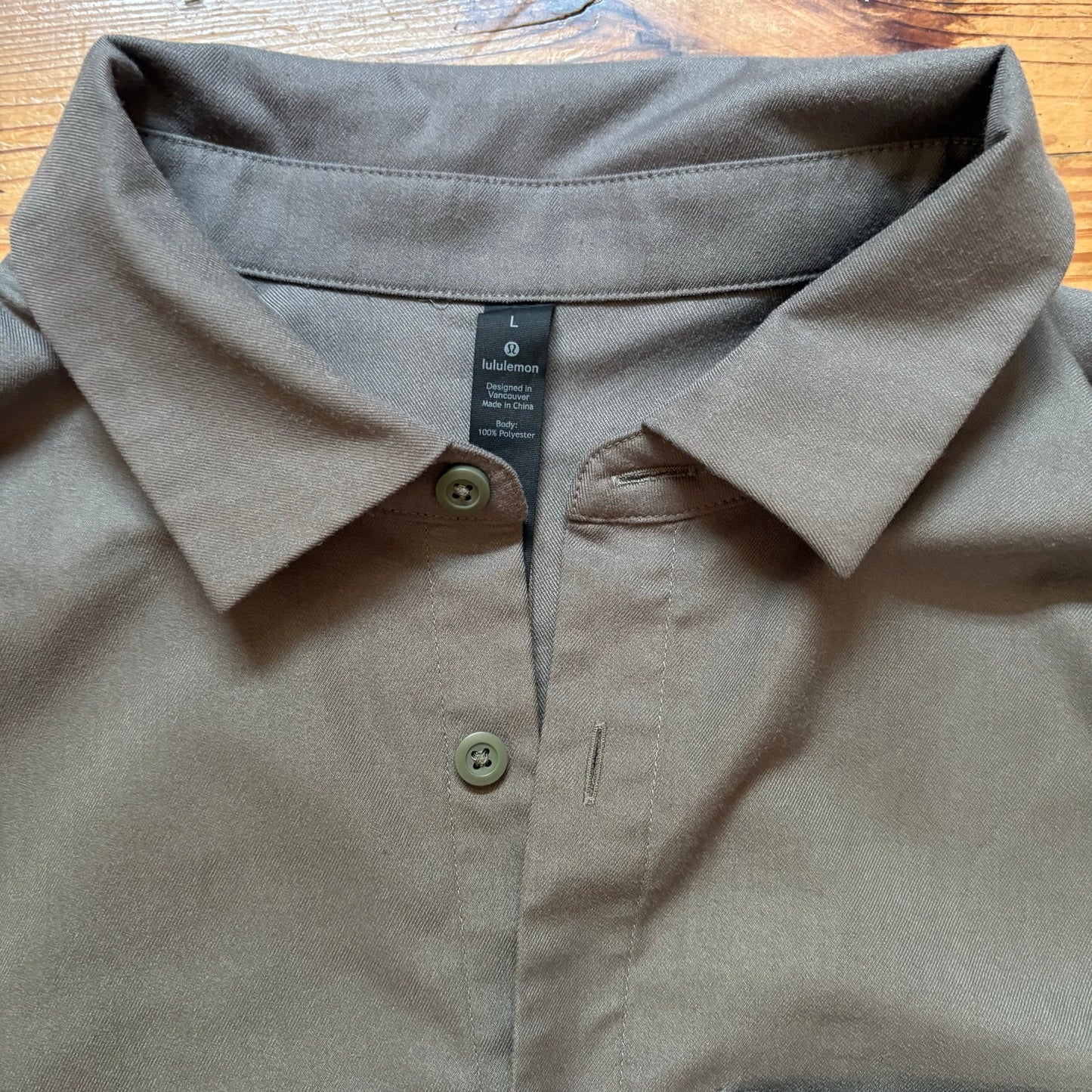 Lululemon Athletica Commission gray long sleeve button up mens shirt SIZE L