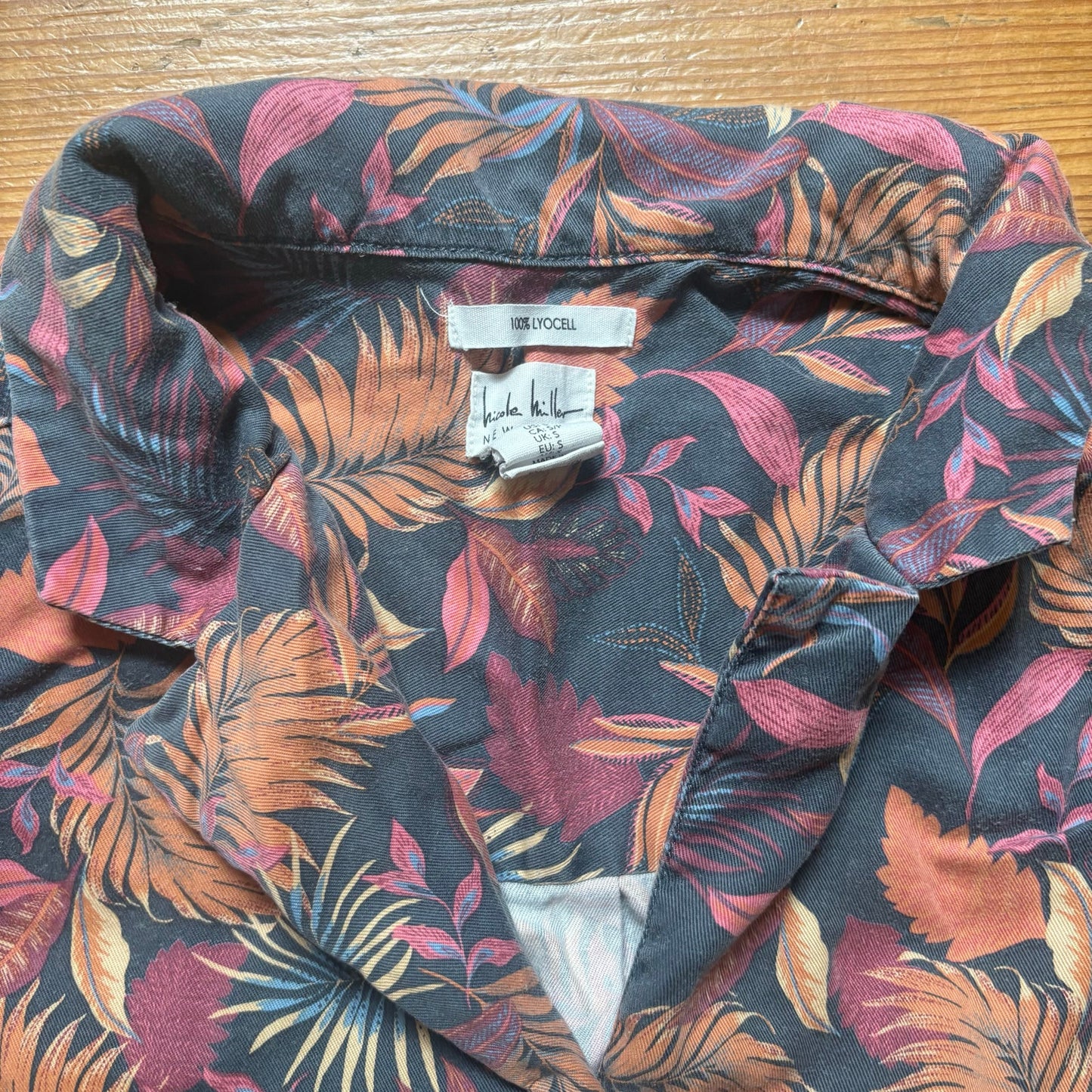 Nicole Miller orange red tropical short sleeve lyocell shirt SIZE S