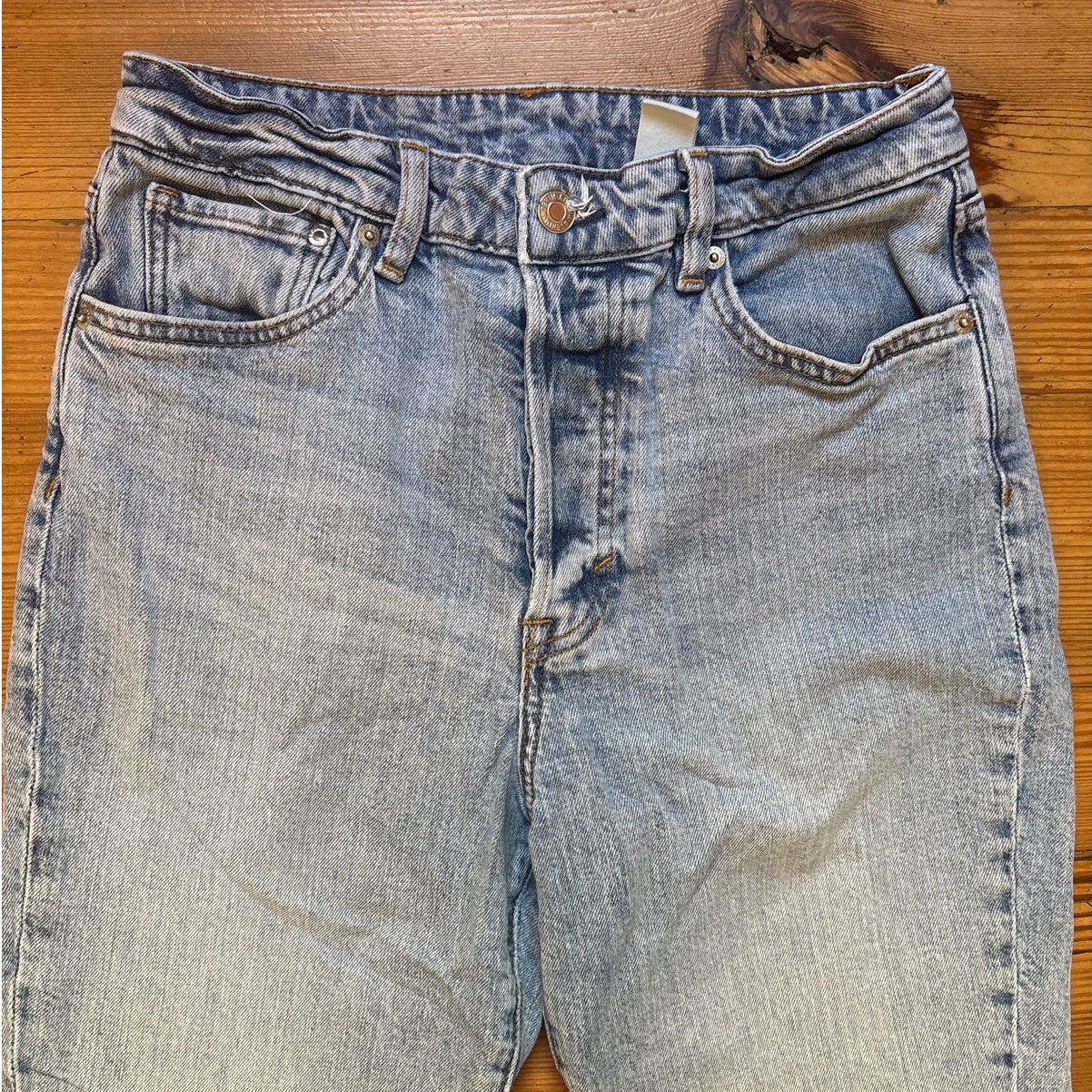 H&M light wash high rise button fly straight leg womens jeans SIZE 8