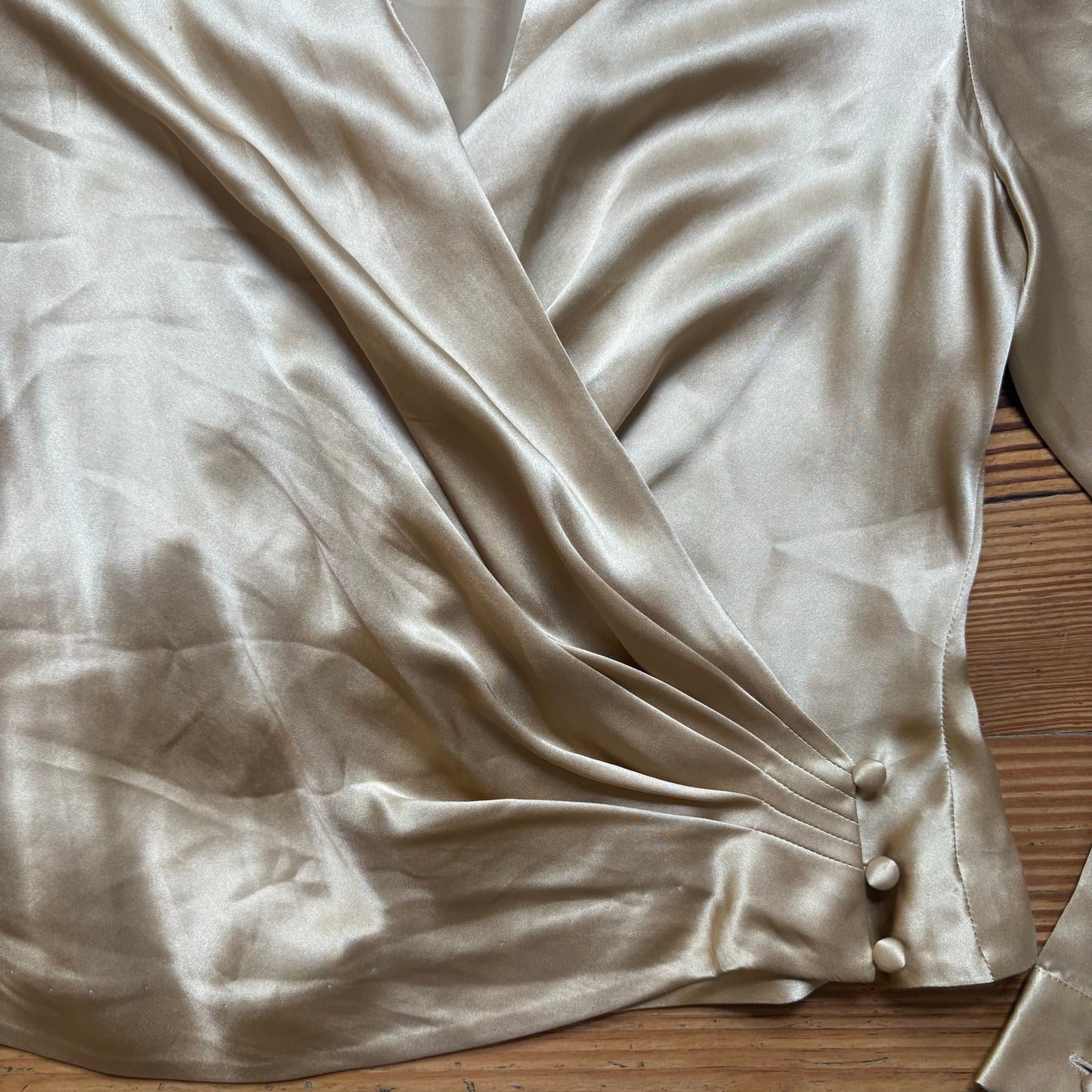 Peck & Peck gold silk long sleeve plunge neckline wrap top SIZE 4