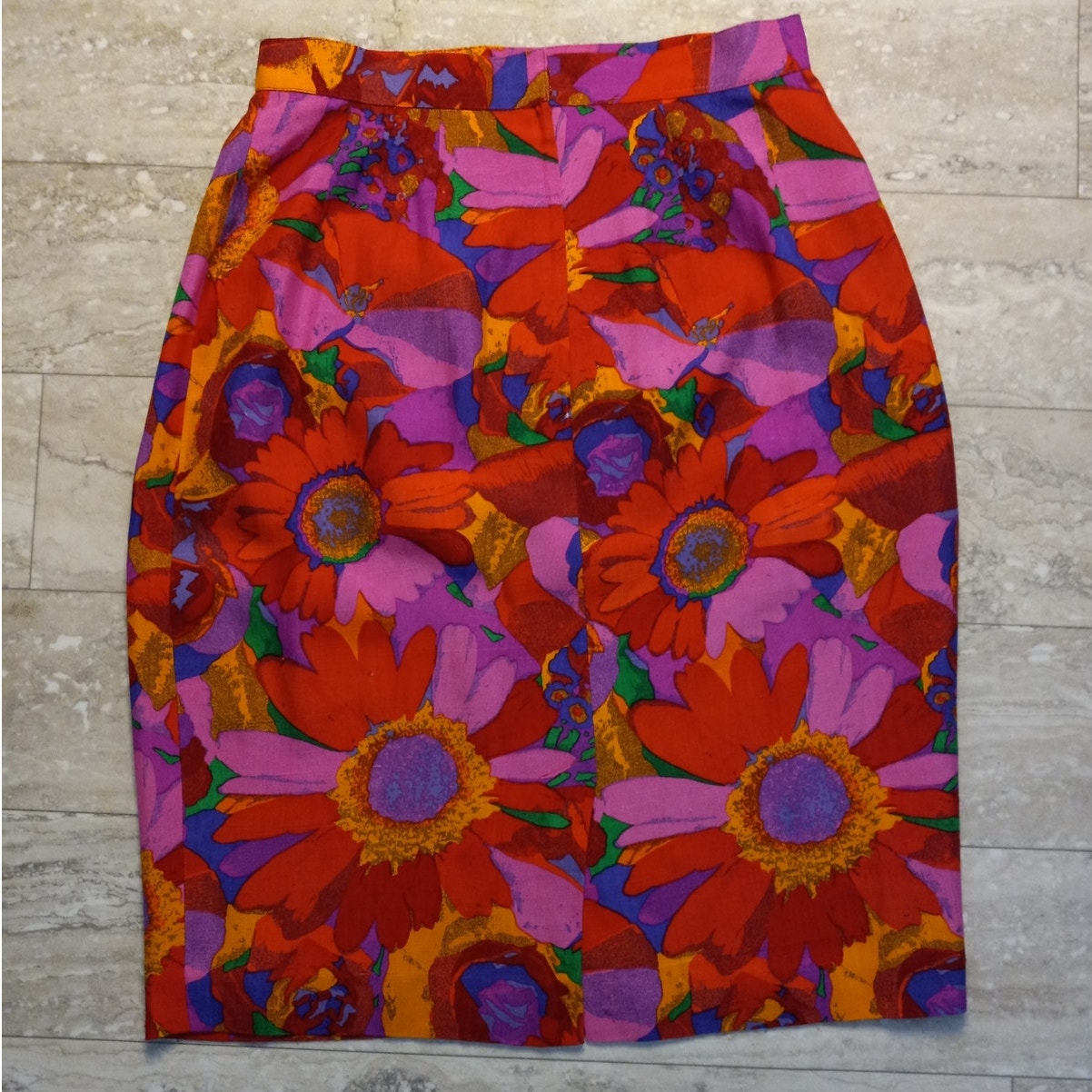 VTG silk red pink floral zipper back pencil skirt SIZE 6