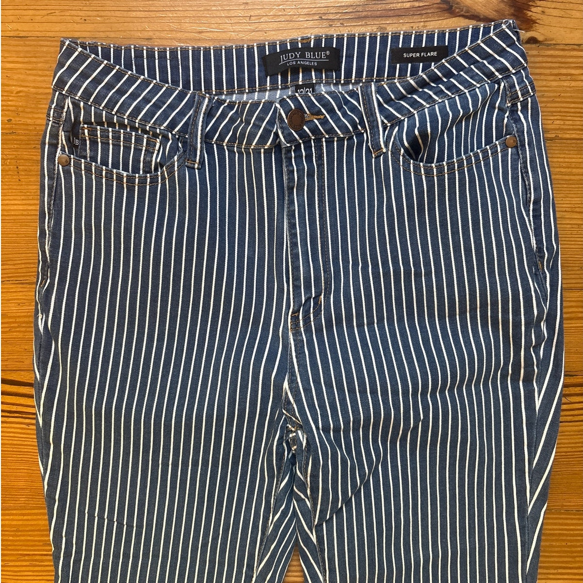 Judy Blue denim white striped super flare womens jeans SIZE 31