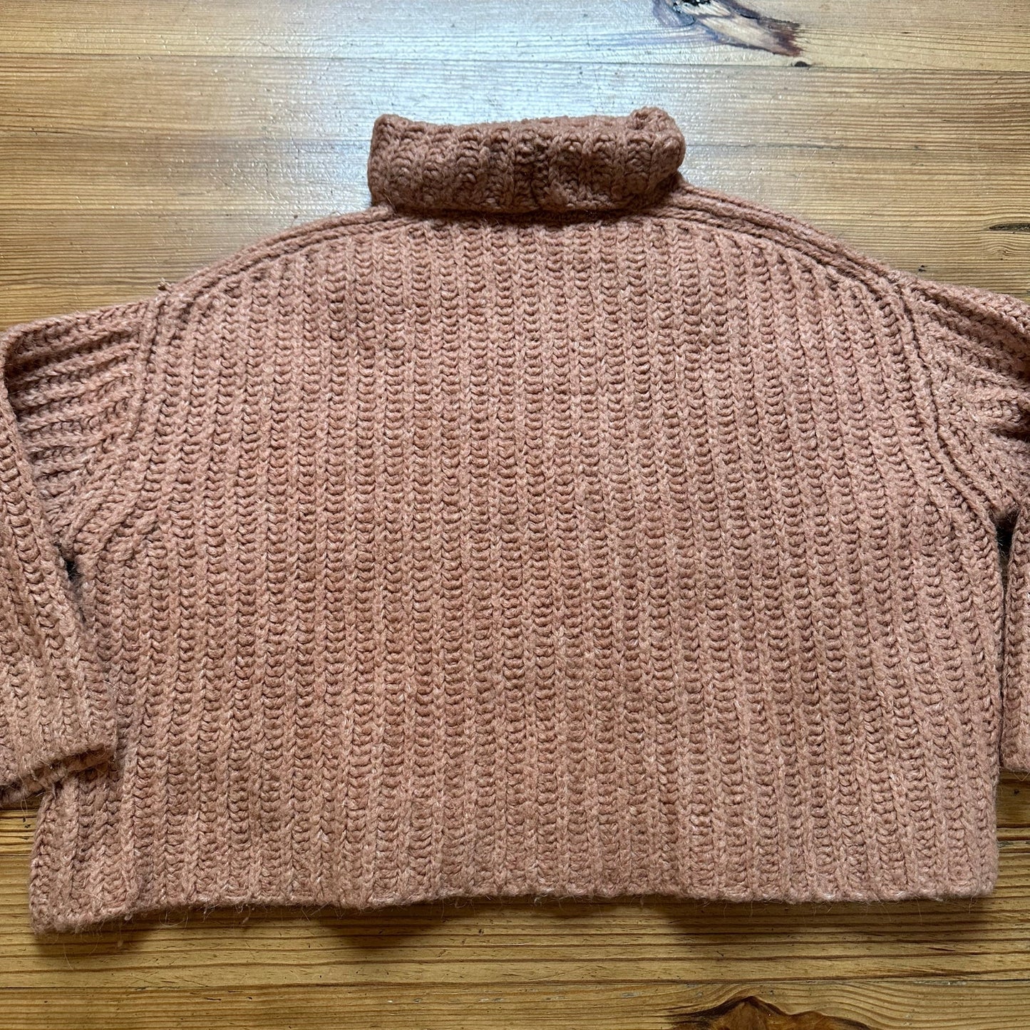 Free People pink wool blend oversized fluffy turtleneck cropped sweater SIZE XS
