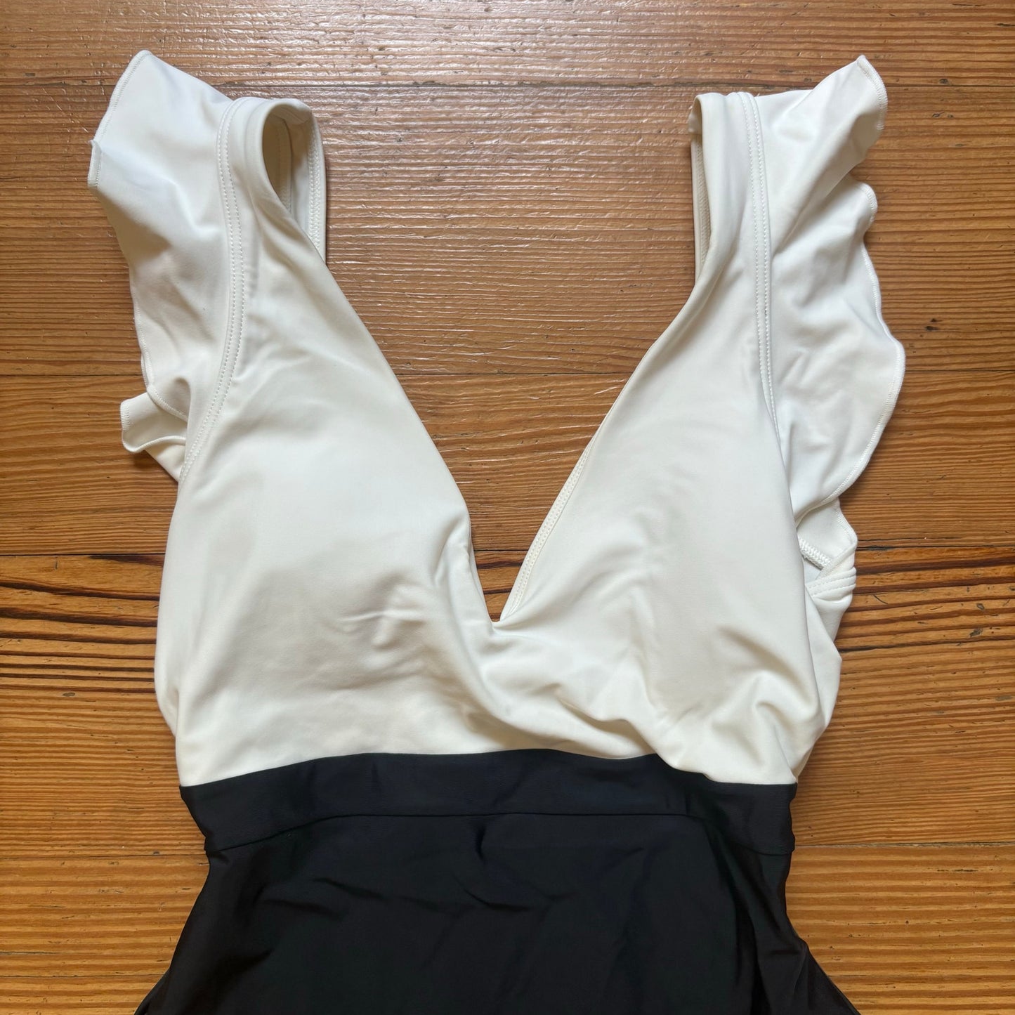 Summersalt white black ruffle plunge neckline cheeky one piece swimsuit SIZE 4
