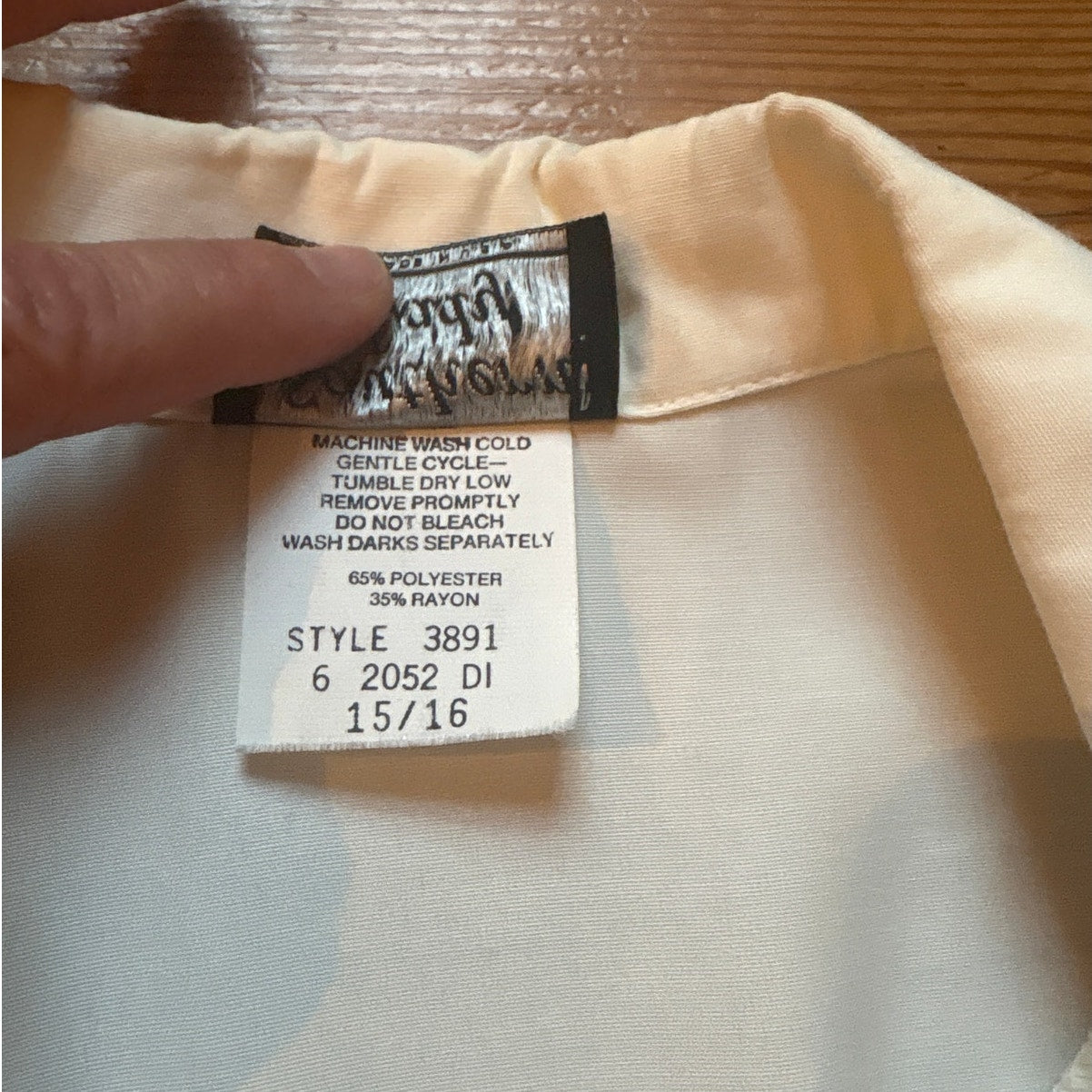 Southern Lady white long sleeve red trim and crest womens blouse SIZE 16