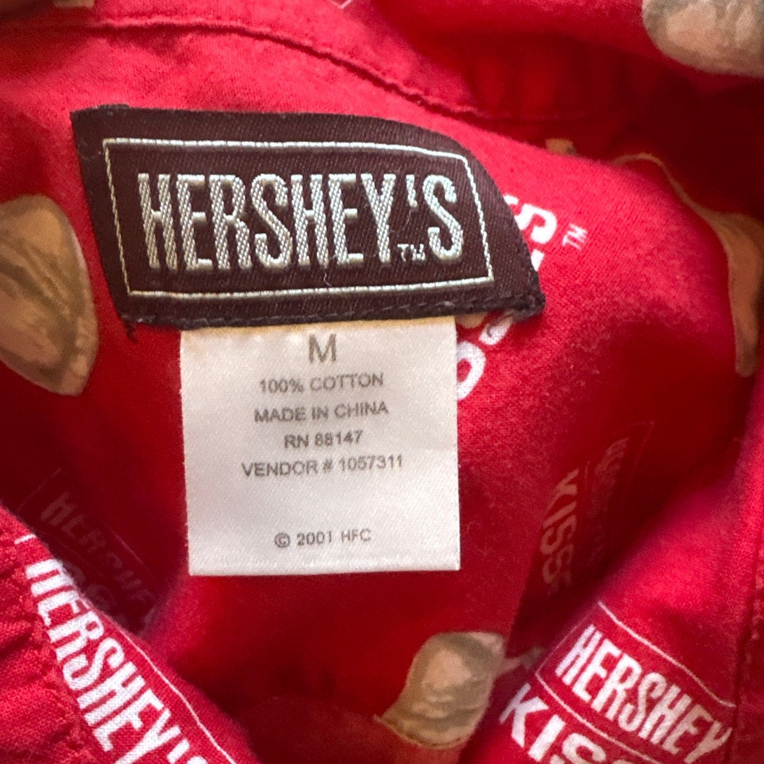 Hershey's red chocolate kiss short sleeve cotton button up short SIZE M