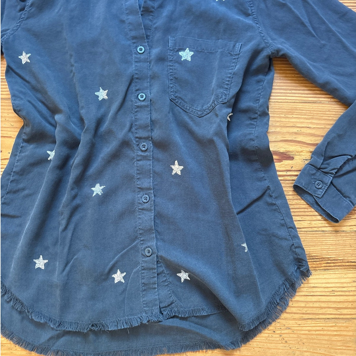 Cloth & Stone blue silver star plunge neckline button long sleeve shirt SIZE S