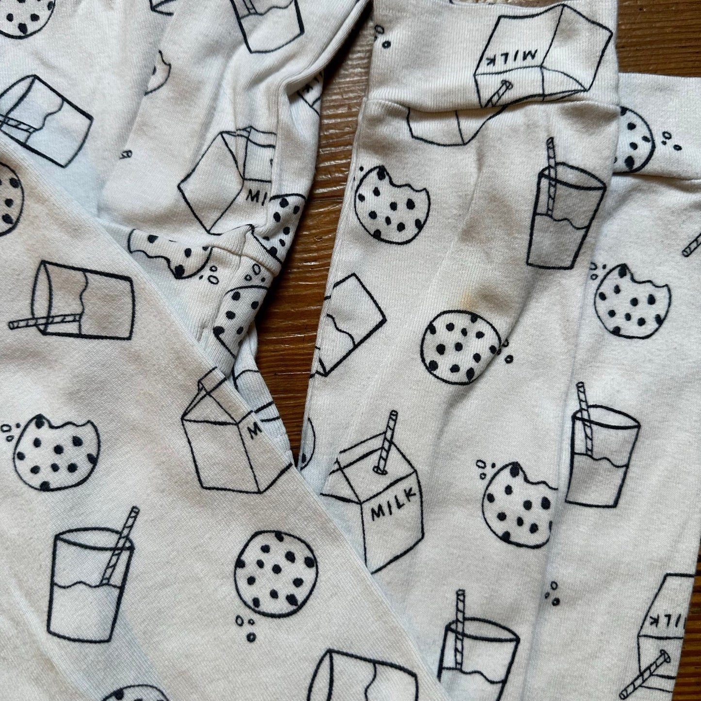 Baby Gap white blue cookies and milk long sleeve pajama set SIZE 5
