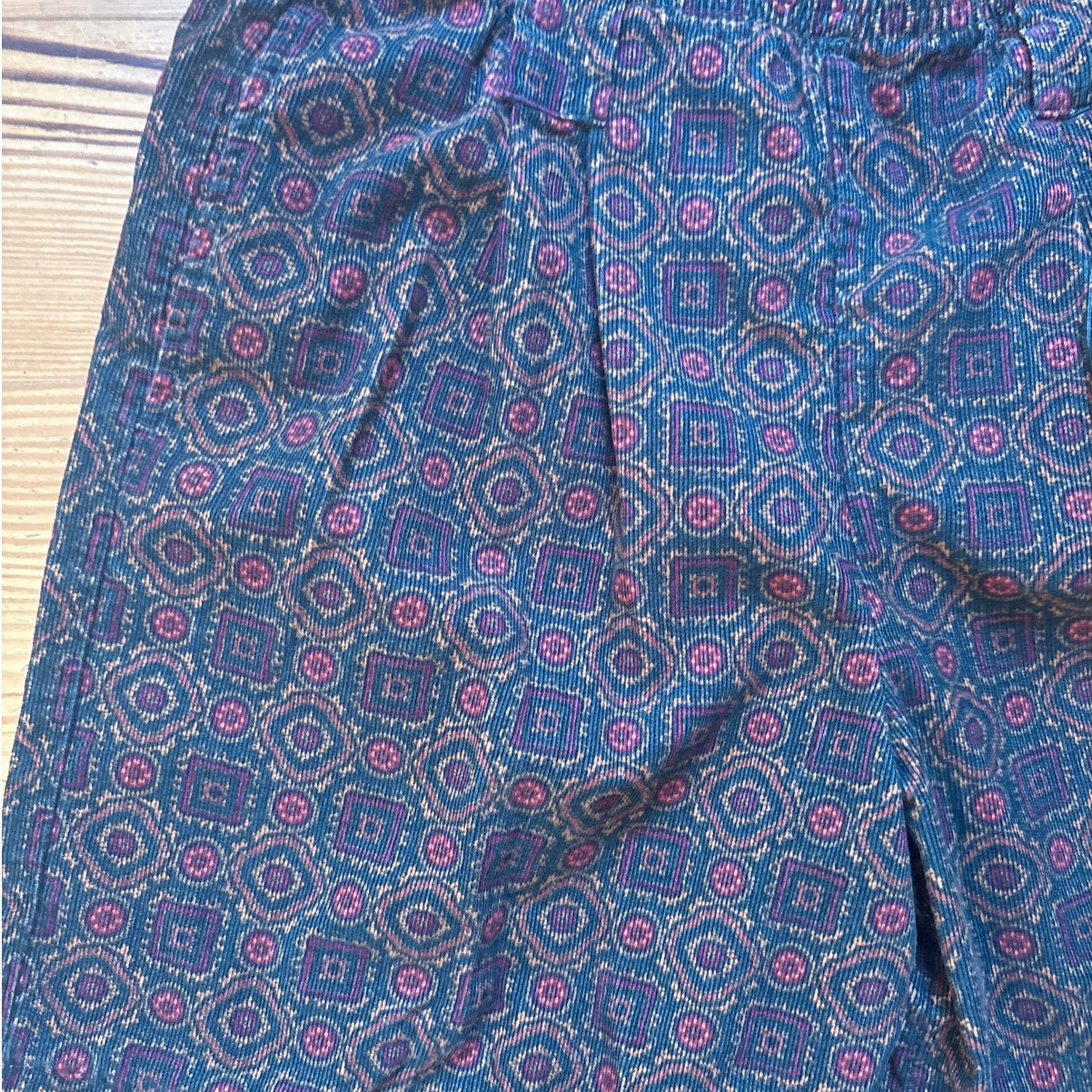 Palmetto's dark pattern corduroy elastic high waistband long dad shorts SIZE M/L