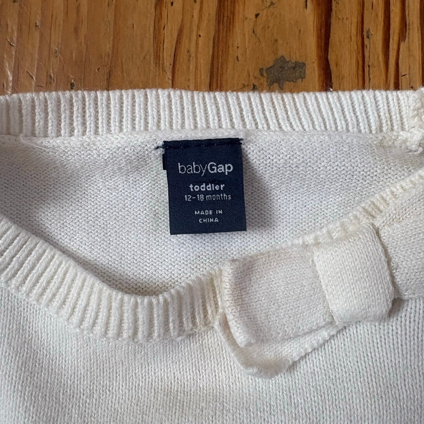 Gap white duck umbrella bow knit baby sweater SIZE 12-18M