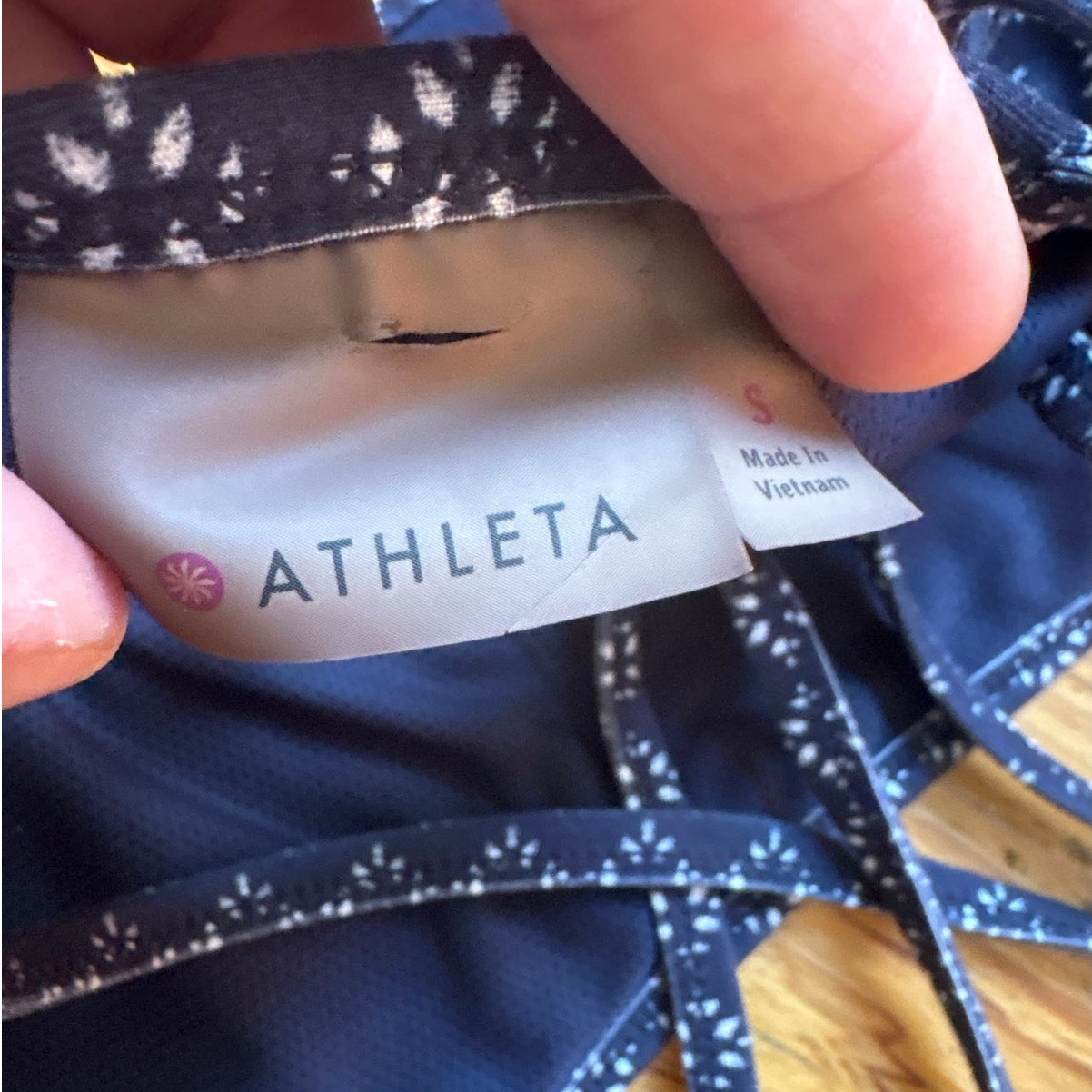 Athleta dark navy blue white western geometric strappy sports bra SIZE S