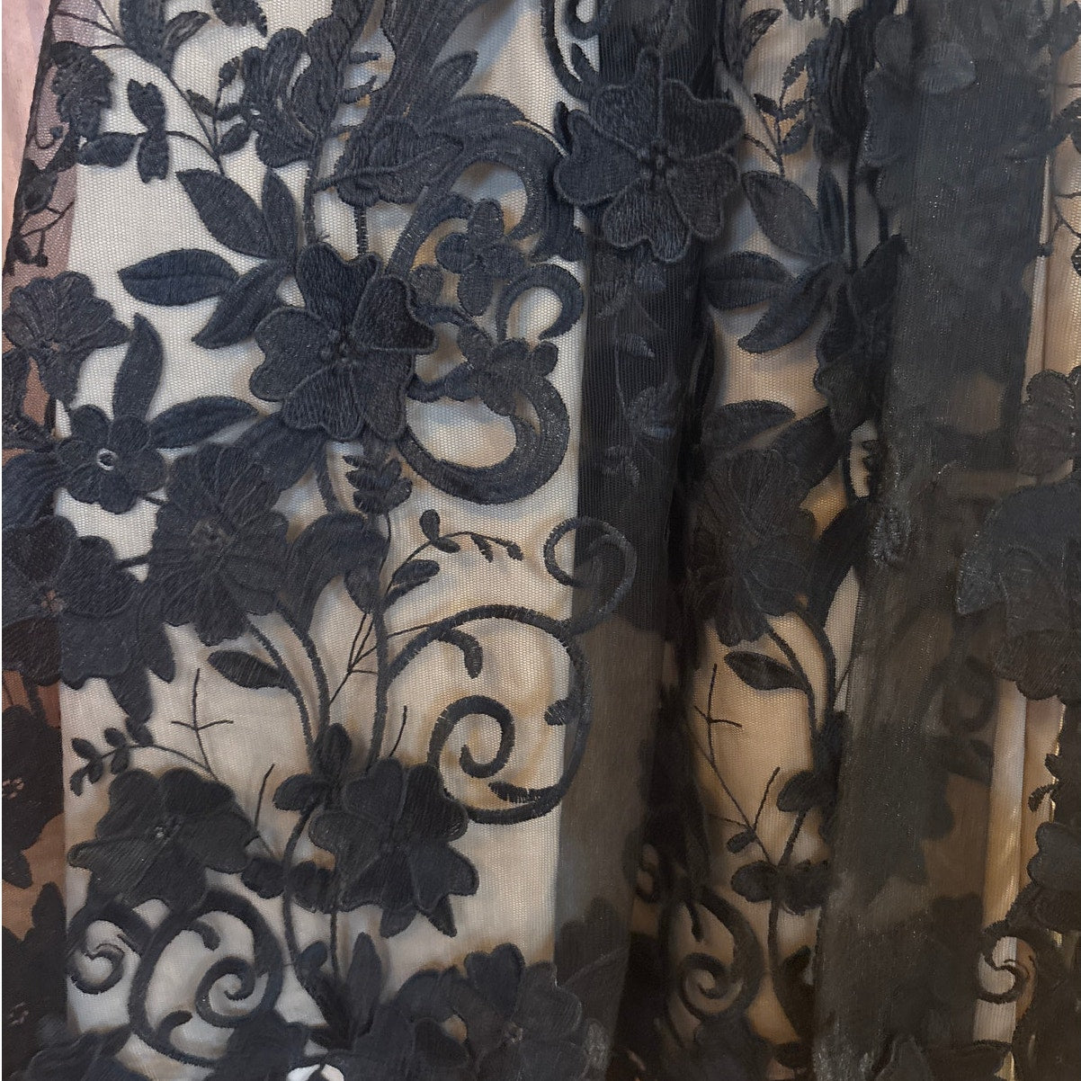 Belle Badgley Mischka black lace overlay halter dress SIZE 0