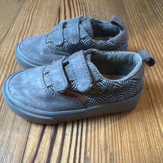 Old Navy gray faux suede double strap velkro toddler sneakers SIZE 5