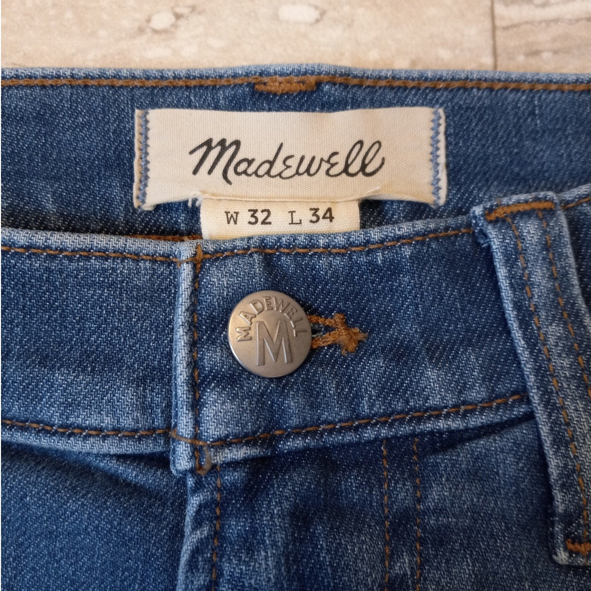 Madewell medium wash athletic slim mens jeans SIZE 32X34