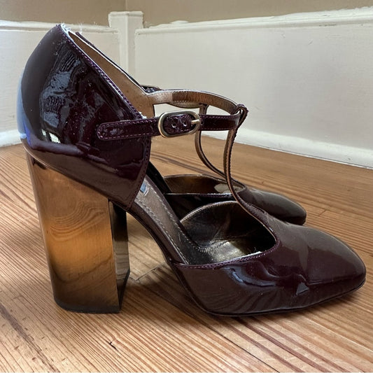 Dolce & Gabbana dark red gold patent leather T strap pumps SIZE 38.5
