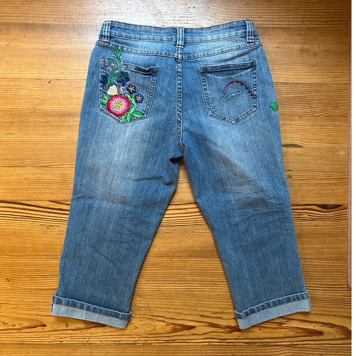 Boston Proper medium wash embroidered denim capri jeans SIZE 8