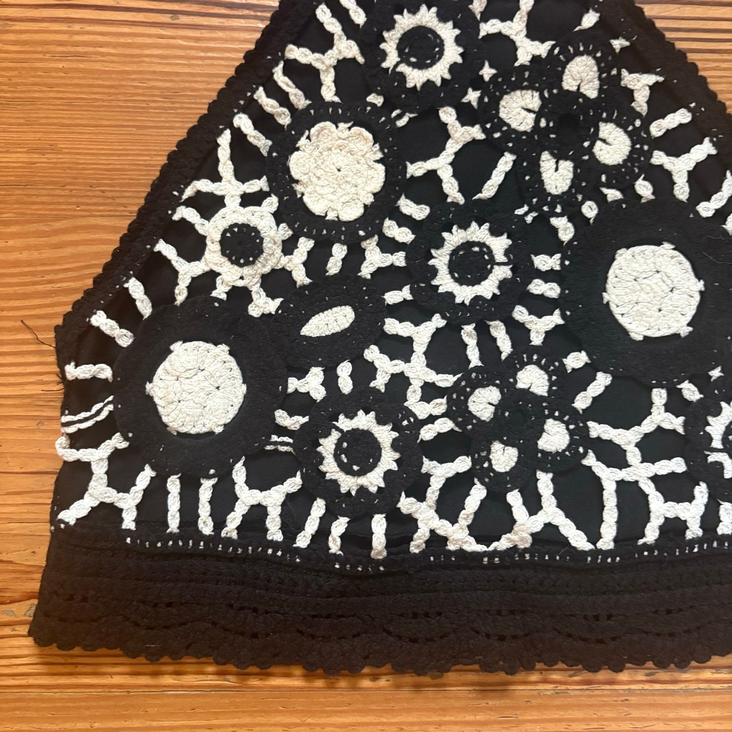Zara black white floral crochet knit lined cropped halter top SIZE S