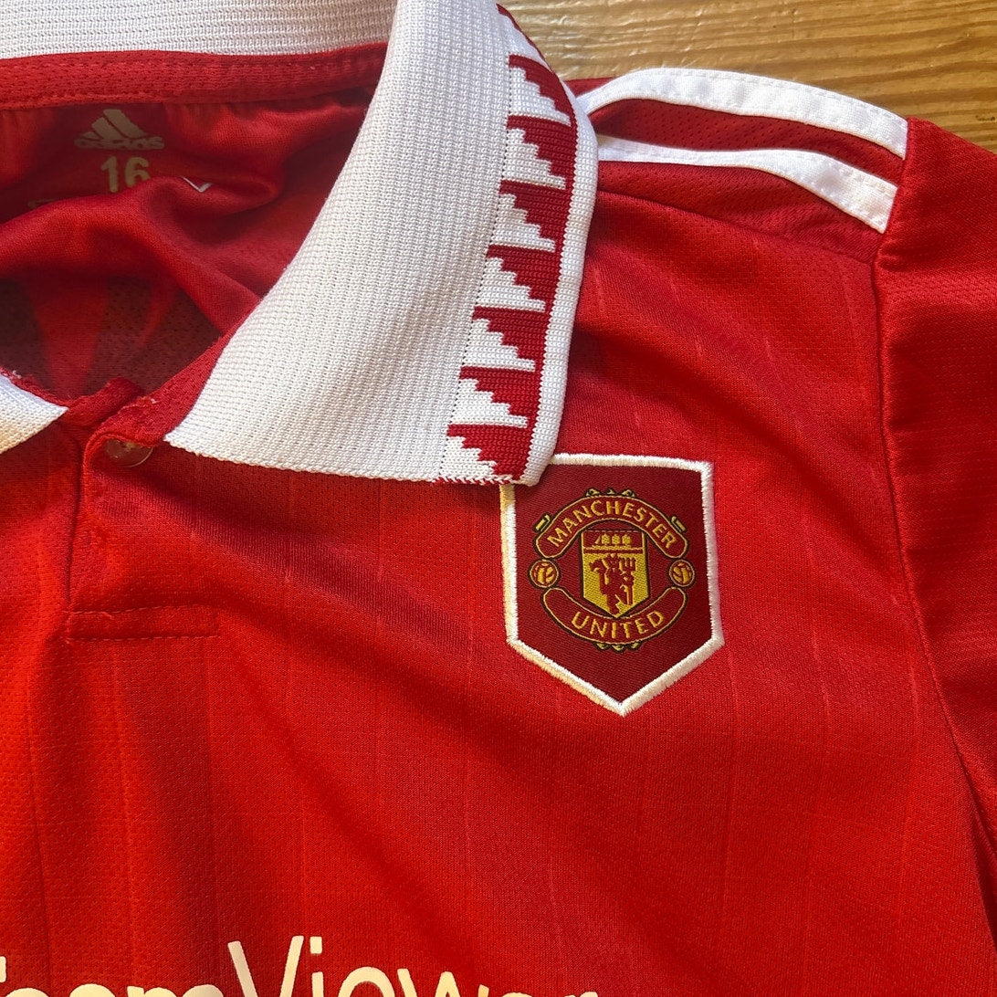 Adidas red white Manchester United Ronaldo home replica boys jersey SIZE 16