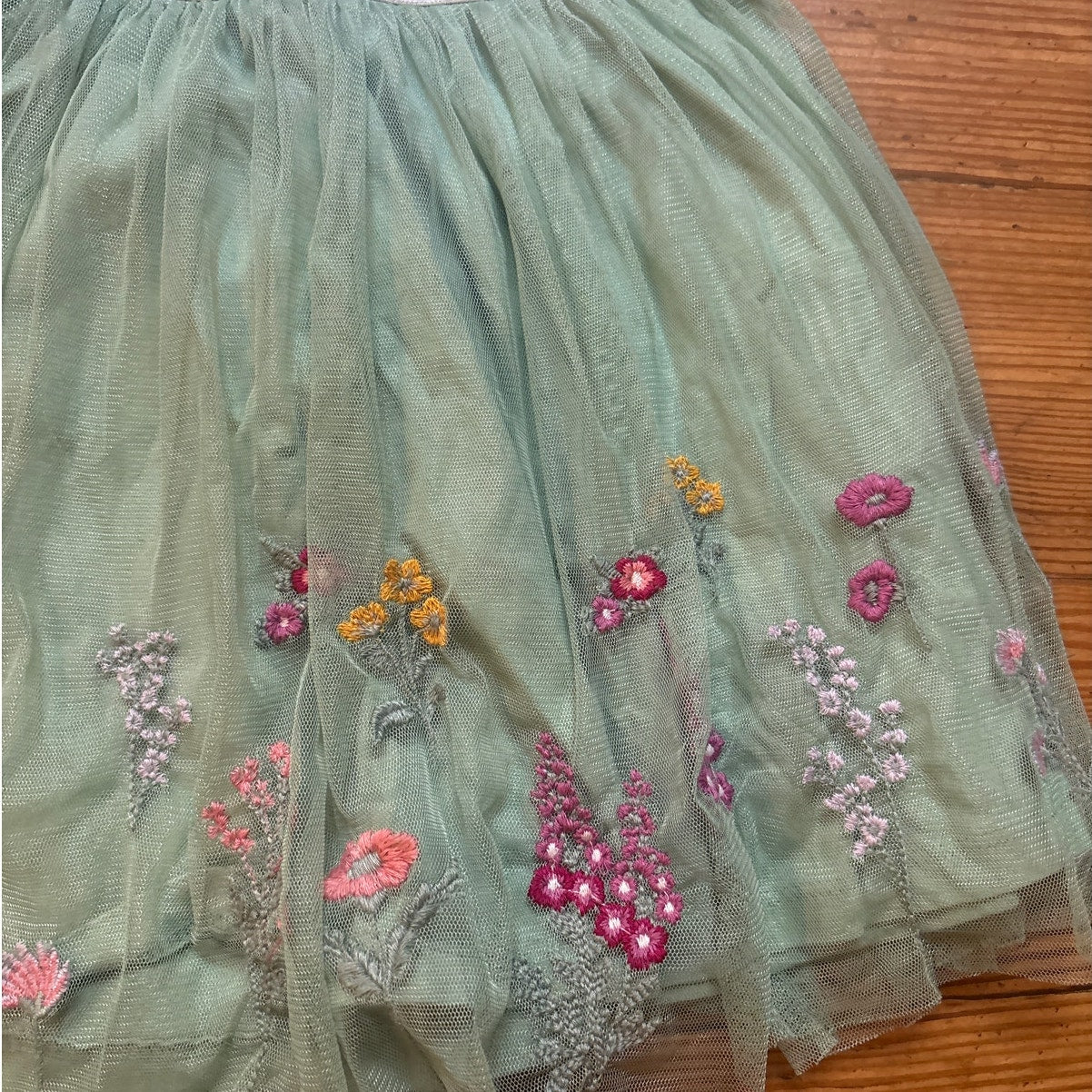 TU kids green floral embroidered tulle elastic waistband skirt SIZE 9