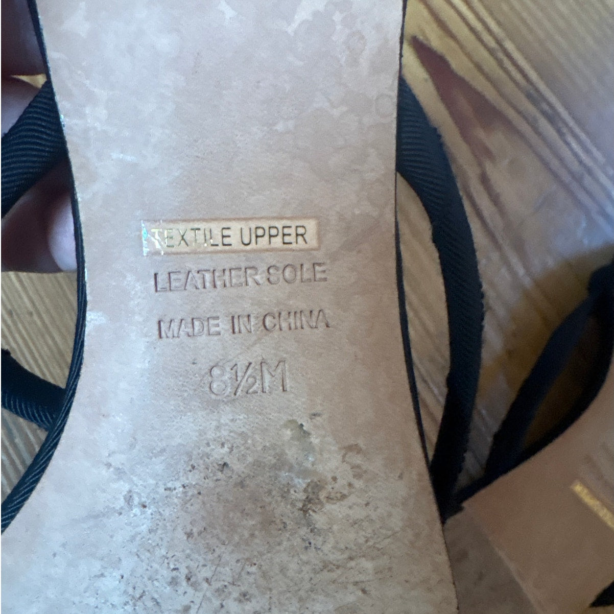 Badgley Mischka black ribbon flower thong flip flop sandal SIZE 8.5