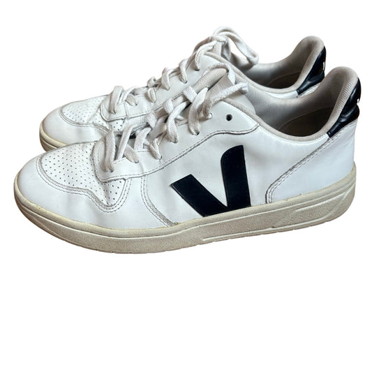 VEJA white leather black accents low top mens lace sneakers SIZE 9