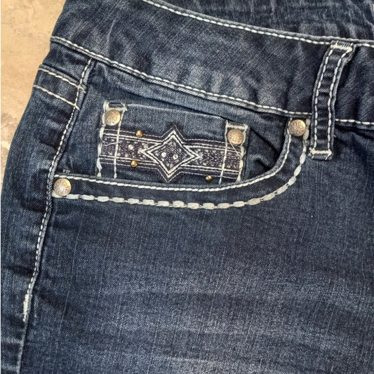 ND Weekend dark wash embroidered studded pocket cuffed jean shorts SIZE 10