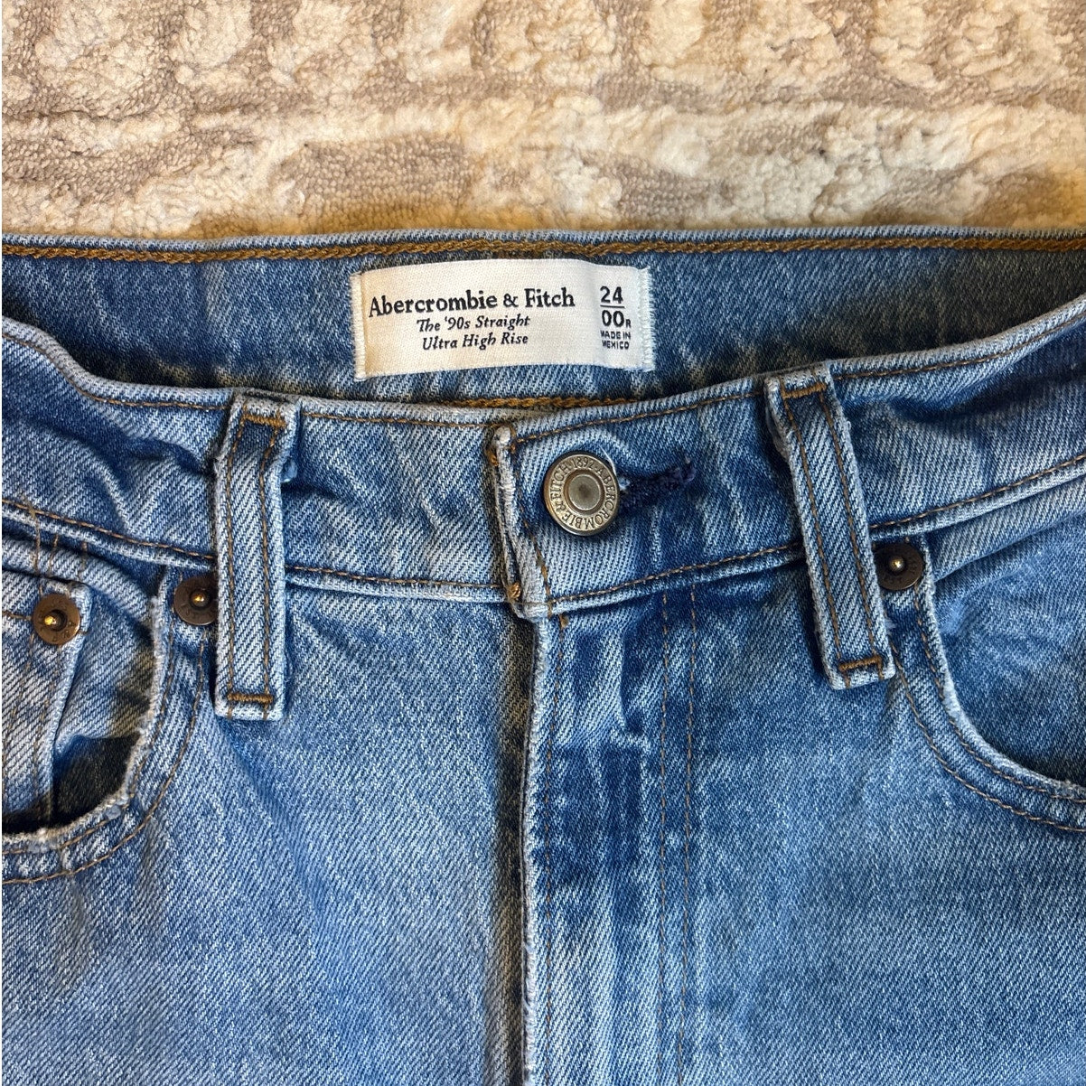 Abercrombie & Fitch 90s straight high rise medium wash jeans SIZE 00