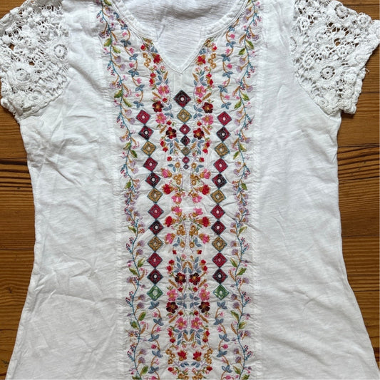 Sundance white colorful floral embroidered lace short sleeve cotton shirt SIZE M