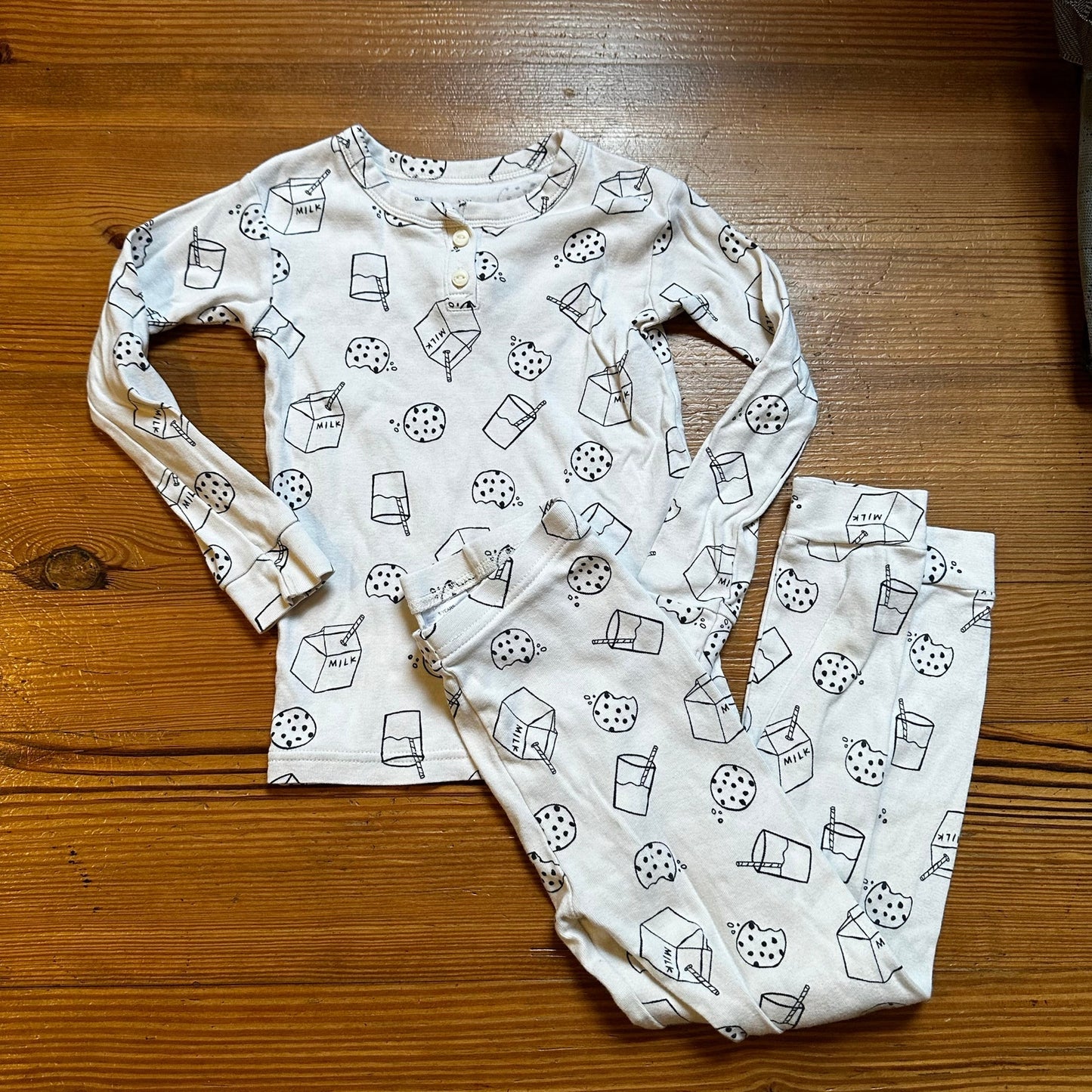 Baby Gap white blue cookies and milk long sleeve pajama set SIZE 5