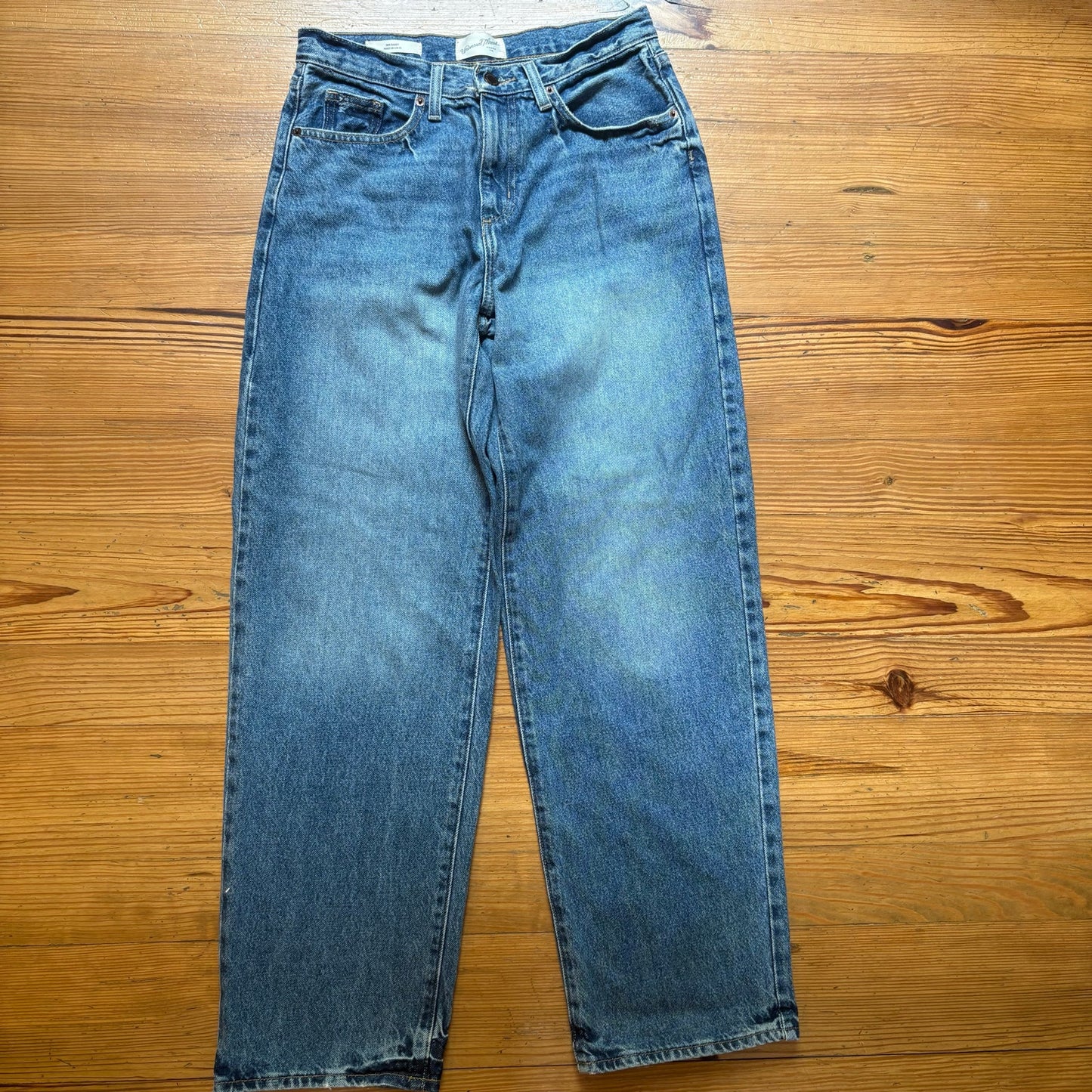 Universal Thread medium wash 90s baggy straight leg womens jeans SIZE 2