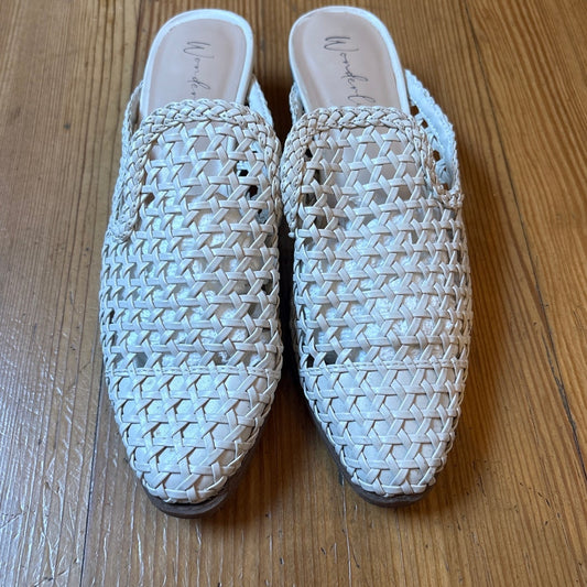 Wonderly cream woven crochet faux leather pointed toe heeled mules SIZE 7