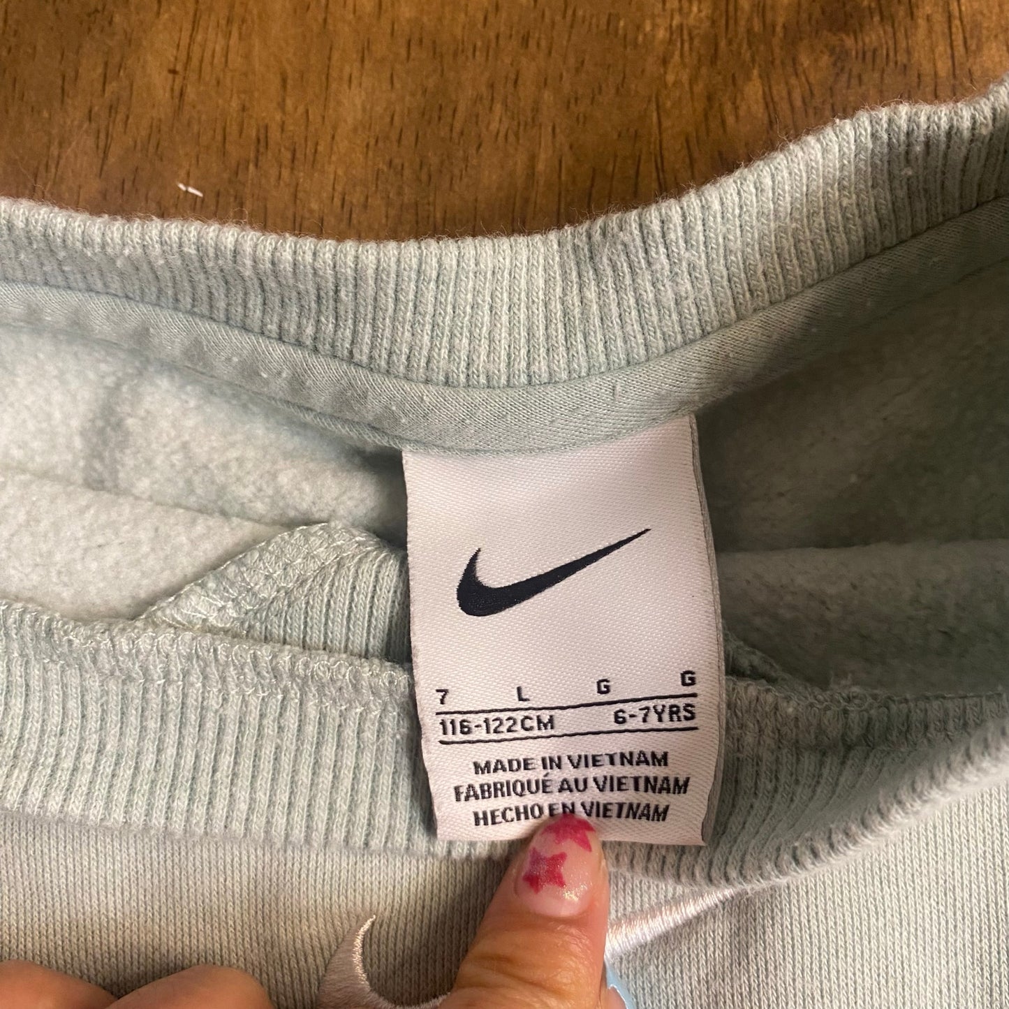 Nike light green embroidered swoosh crew pullover sweatshirt SIZE 6/7