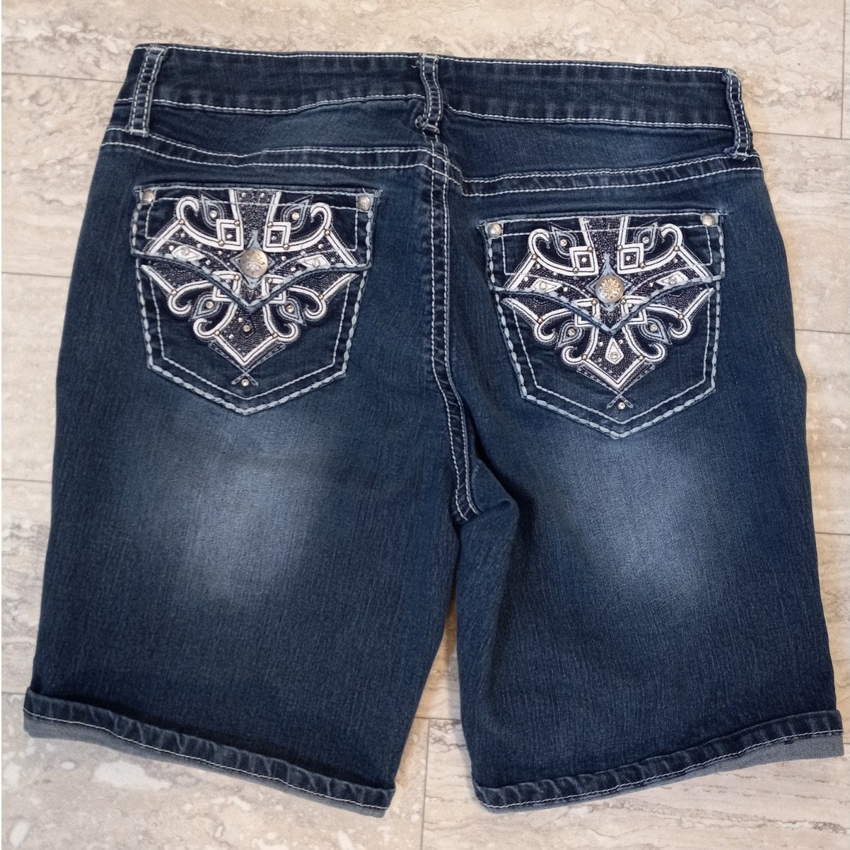 ND Weekend dark wash embroidered studded pocket cuffed jean shorts SIZE 10