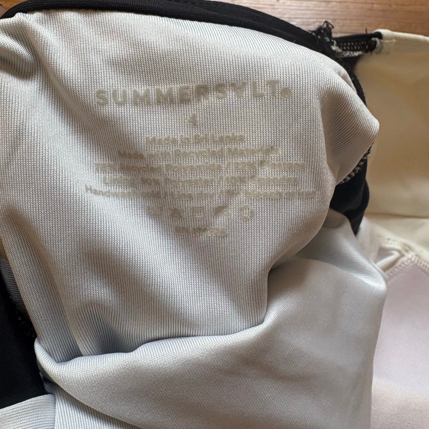 Summersalt white black ruffle plunge neckline cheeky one piece swimsuit SIZE 4