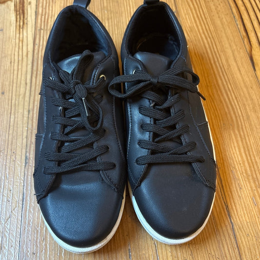 CKlass black faux leather gold accent lace low top sneakers SIZE 8