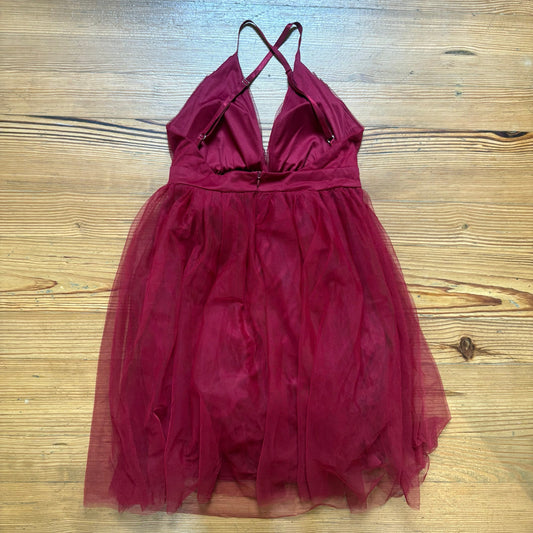 NWT Haute Monde burgundy sleeveless tulle bottom mini dress SIZE M