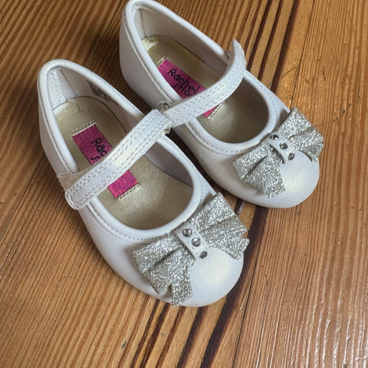 Rachel Shoes cream glitter bow slip on heeled dress baby shoes SIZE 5M