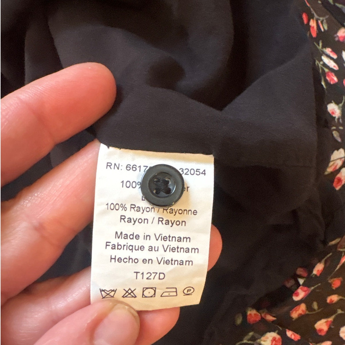 11.1. Tylho black floral keyhole tie neck long sleeve shift dress SIZE L
