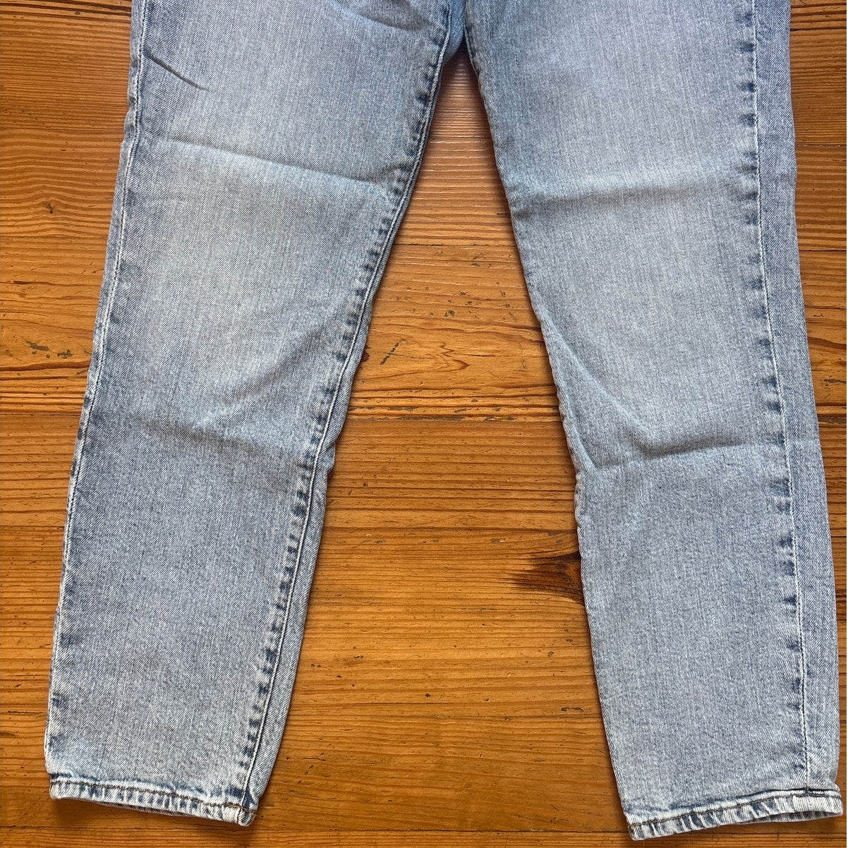 H&M light wash high rise button fly straight leg womens jeans SIZE 8